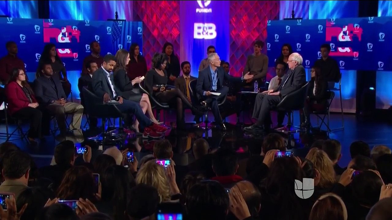 Bernie Sanders: debe ser un delito federal el uso de armas de asalto