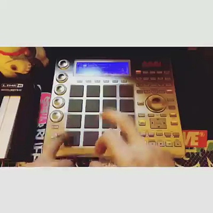 Oscar on the beat hoe