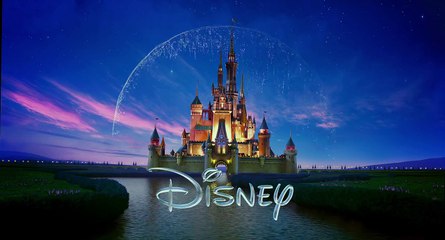 ALICIA A TRAVÉS DEL ESPEJO - Official Trailer (2015) HD español