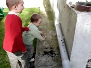 Le bébé qui hurle aux "oreilles" des escargots