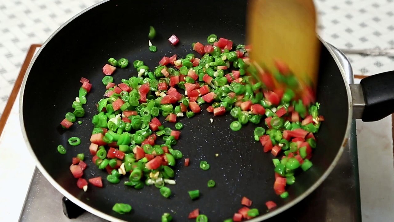 Veg Fried Rice - How To Make Fried Rice - Simple and Easy Rice Recipe By Ruchi Bharani