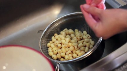 Cách sên nhân sen nhuyễn cho bánh trung thu (Making lotus seed paste for mooncake filling) - Ep. 4