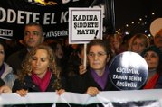 CHP'li kadınlardan tecavüz protestosu