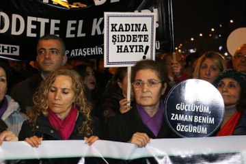 CHP'li kadınlardan tecavüz protestosu