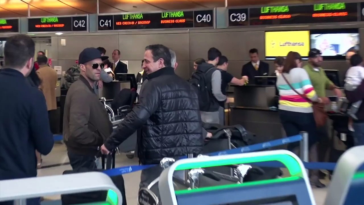 Jimmy Fallon and Jason Statham Arm Wrestle (Late Night with Jimmy Fallon)