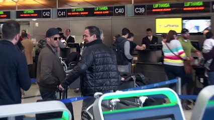 Jimmy Fallon and Jason Statham Arm Wrestle (Late Night with Jimmy Fallon)
