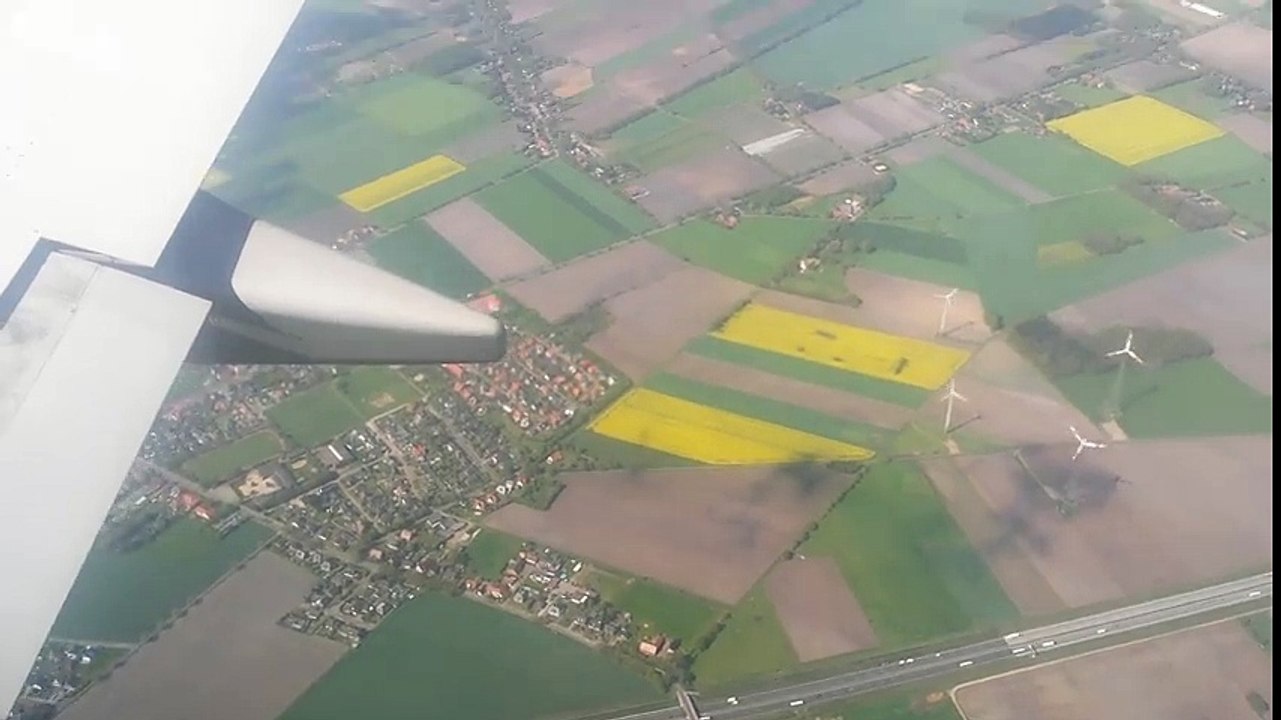 Ryanair Crosswind Landing Bremen Airport Runway 27  Crosswind Landing