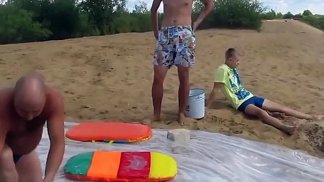 Мужик так полетел!! ЖЕСТЬ!! Аттракцион не для слабонервных.