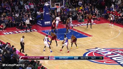 LeBron James Misses the Easy Dunk