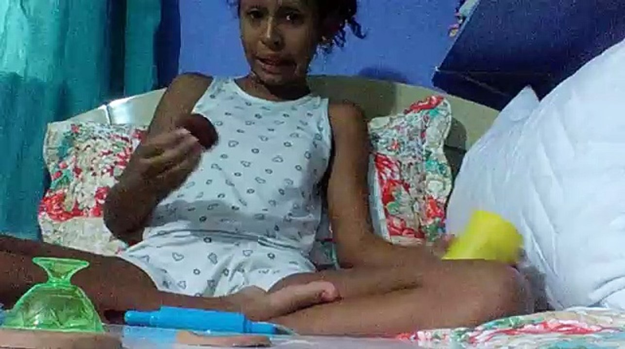 Como fazer cookies de play doh -Mariana Nunes (FULL HD)