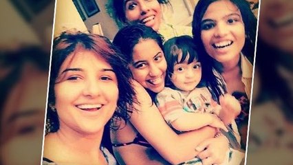 Shahrukh Khan's Son AbRam With Gang Of Girls!