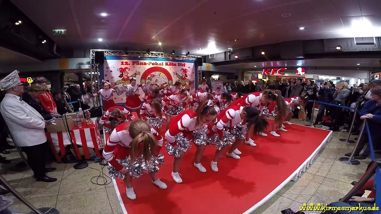 12. Pänz Pokal 2016 im Hauptbahnhof Köln - Cheerleader des 1. FC Kölns Lilliputs Haupt Tanz - Clip by kirmesmarkus