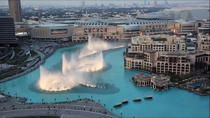 DUBAI DANCING FOUNTAIN AT DUBAI MALL