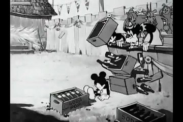 Mickey\'s \'\'Barnyard Olympics\'\' (1932)