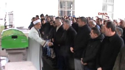 Sakarya Kazada Ölen Akademisyen Toprağa Verildi