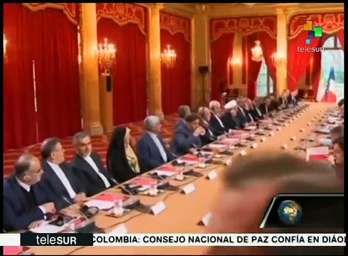 Dossier 01/29: Syrian Opposition Agrees to Join Talks in Geneva