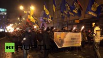 Ukraine : procession aux flambeaux des nationalistes de Kharkov