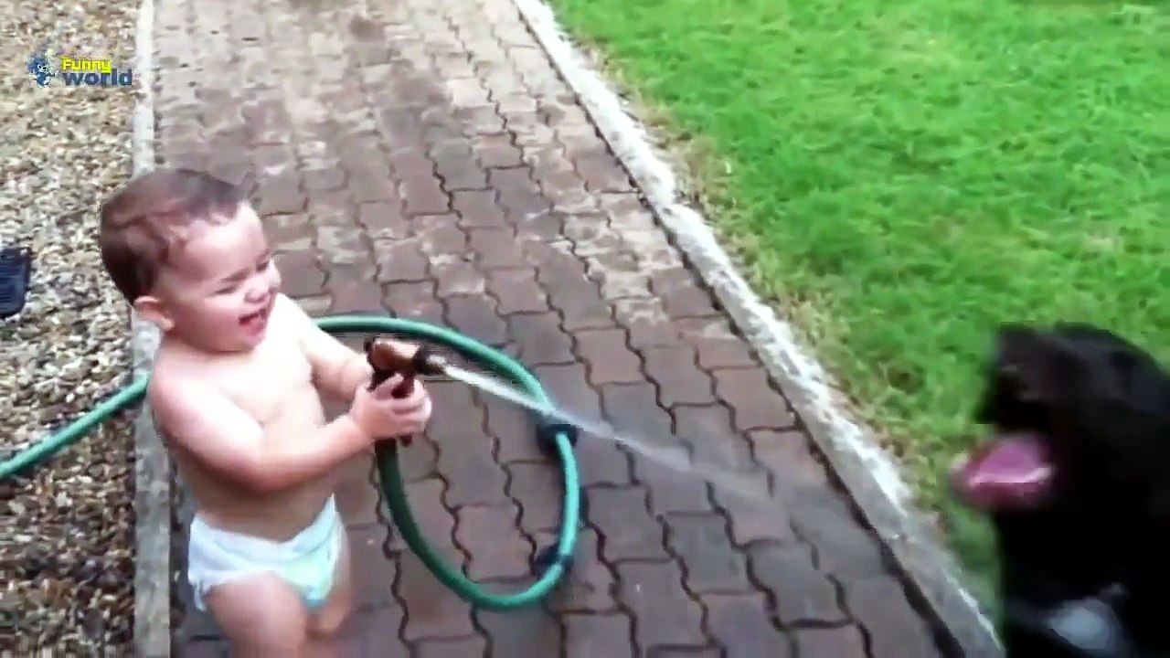 Bebelusi care rad Funny baby laughing Babys lachen Rire de bÃ©bÃ© Ø·ÙÙ„ ÙŠØ¶Ø­Ù