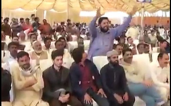 Watch What People of Faisalabad Did With Talal Chaudhry, Talal Chaudhry Ran Away