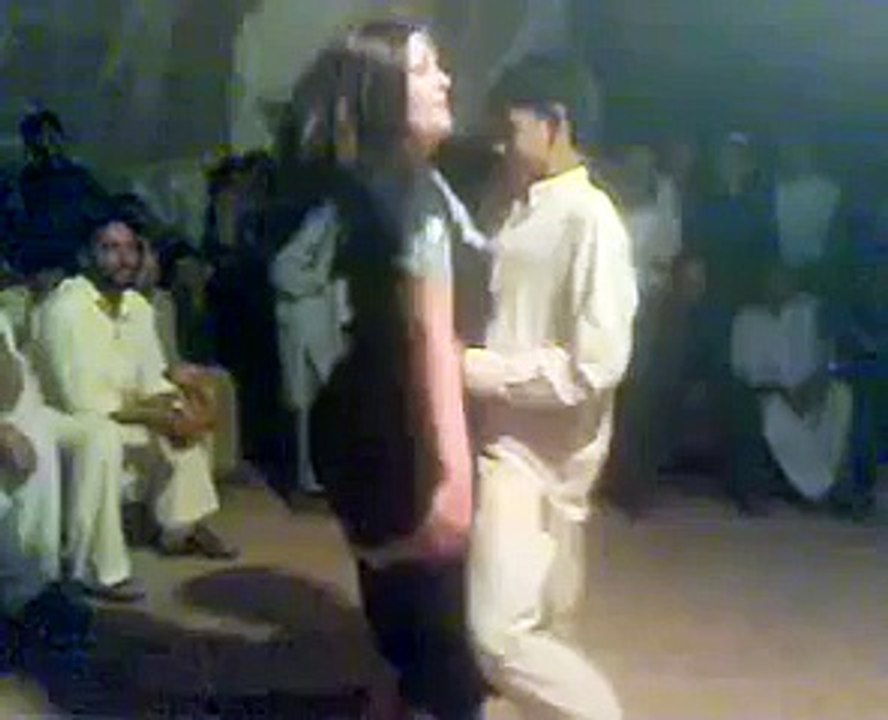 Beautiful Pakistani girl and Boy Ganda Mujra Dailymotion Video