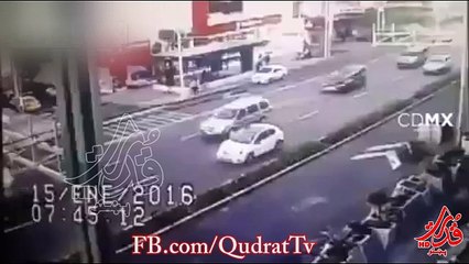 Eight Injured in an Explosion Inside a Cafeteria