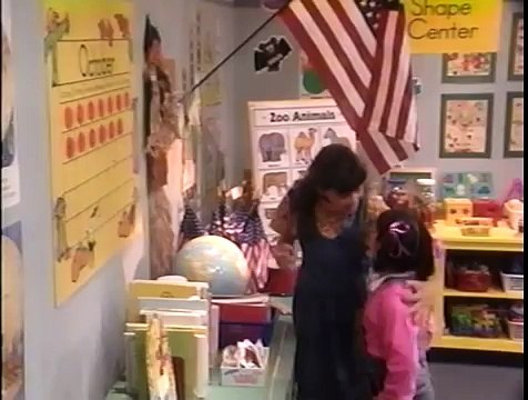 Barney & The Backyard Gang: Barney Goes To School (Original Version)