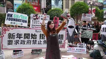 Activistas protestan en Hong Kong contra el uso de aleta de tiburón