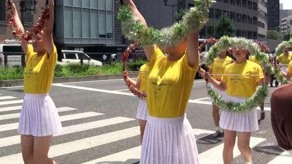 女子高生バトン部パレード 足上げにドキ！①