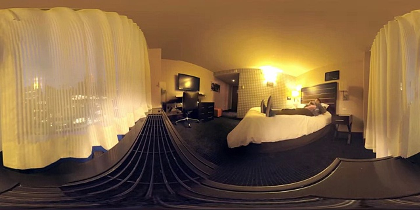 360° Short - Catzilla - The Kaiju Kitty - Cardboard Horror #360video