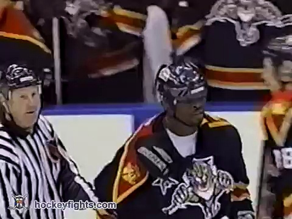 Peter Worrell vs Eric Cairns Oct 24, 2002 (FLA Feed)