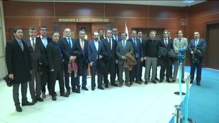 Terörle Mücadele Eden Polislere Kur'an-ı Kerim ve Türk Bayrağı