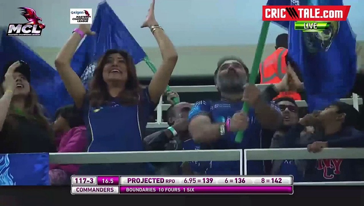 Abdul Razzaq Brilliant 39 in MCL with 2 Huge Sixes ll must watch