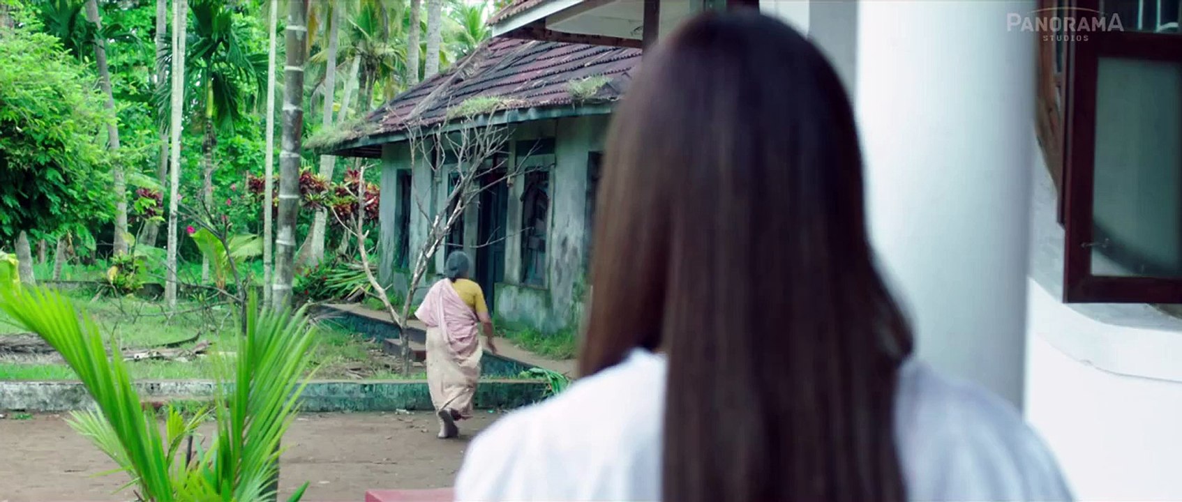 Alone (2015) New Hindi Horror Movie Official Trailer - Bipasha Basu, Karan Singh Grover