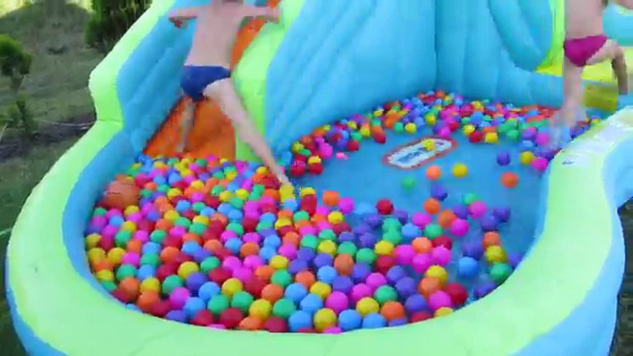 Water  Playground Fun, Slide and Ball Pit Fun, Bouncy Castle ,Plac zabaw  dla dzieci