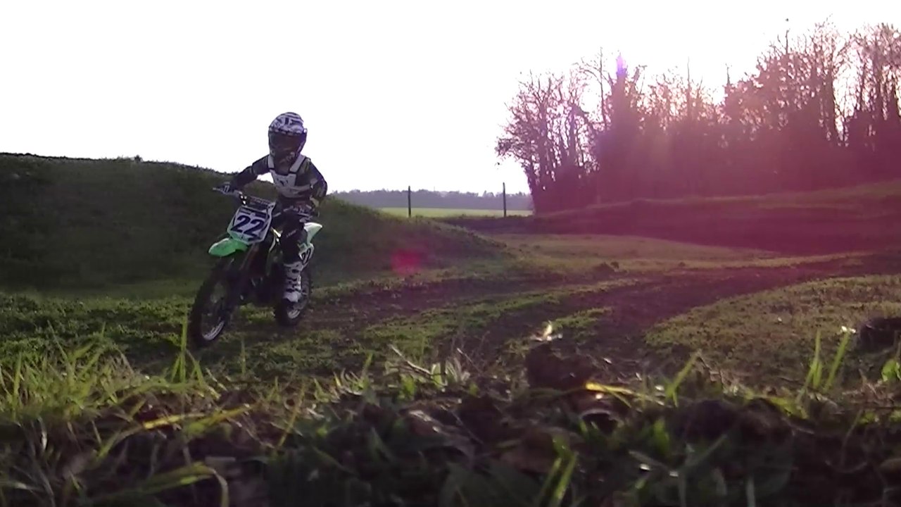ENZO  fait du moto cross.......01/ 2016