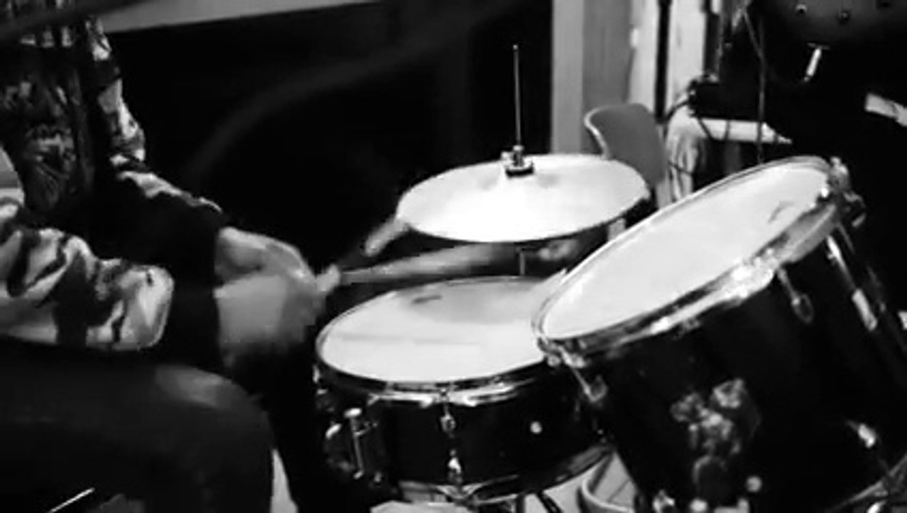 CCC bantu metal CCC explose ta tête ! Hardcore de Château Rouge ! Big up to my homies : Cubain Kabeya - Chico Katembo - Cheik on vocals YOUTUBE.COM J’aimeCommenterPartage