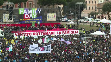 Decenas de miles en Roma contra unión civil homosexual