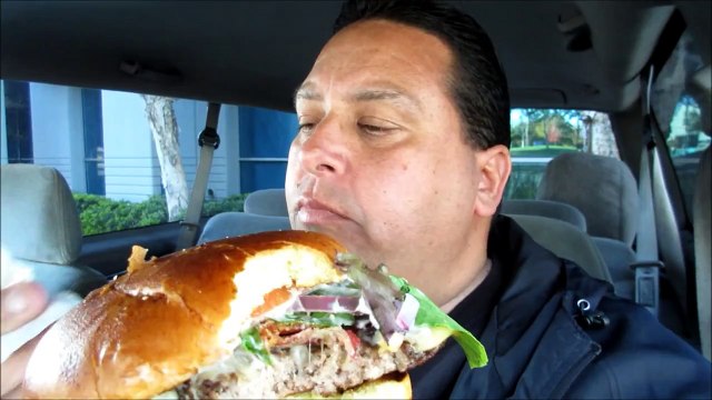 Wendys® New Gouda Bacon Cheeseburger REVIEW!