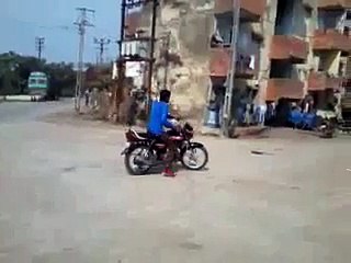 Ha Ha Ha - Bike Stunt fails - Pride of Cows appeared - Video Dailymotion