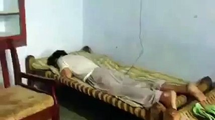 esny to sari nend kharab ker di hy