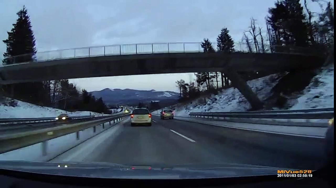 Violent Multiple Vehicle Crash In The Fog   Car Wreck   автокатастрофа
