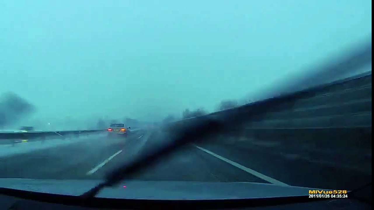 Head On Car Crash: Car vs Bus  автокатастрофа