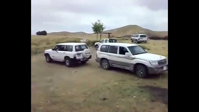 Автомобили, кто сильнее- Toyota Land Cruiser vs Nissan Patrol