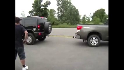 Автомобили, кто сильнее- Toyota Tundra vs Hummer H2