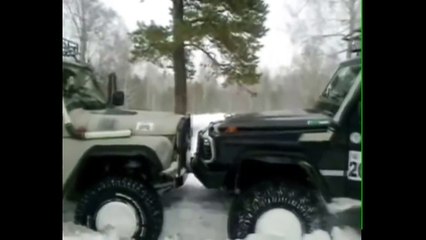 Автомобили, кто сильнее- Гелендваген vs УАЗ