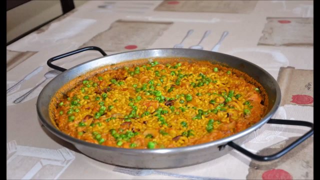 Рис с кальмарами и креветками. Испанская кухня