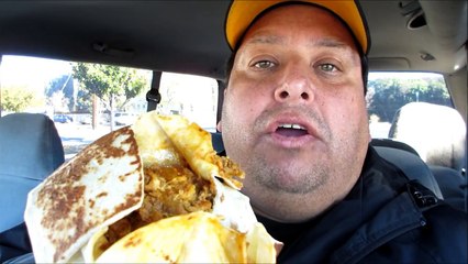 Taco Bells Spicy Beefy Nacho Crunchwrap®Slider REVIEW!
