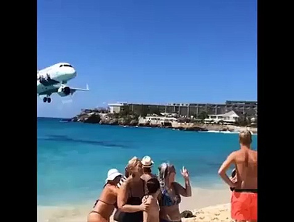 Prenses Juliana Hava Limanı fantastik uçak inişi