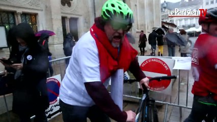 Première course de vélo des auteurs de BD à Angoulême