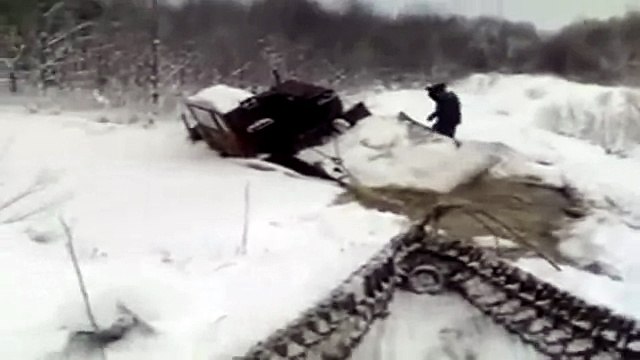 Трактор утоп. (Осторожно, мат)